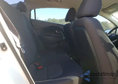 2017 Kia Rio Lx z USA, uszkodzony, nr VIN KNADM4A37H6047960